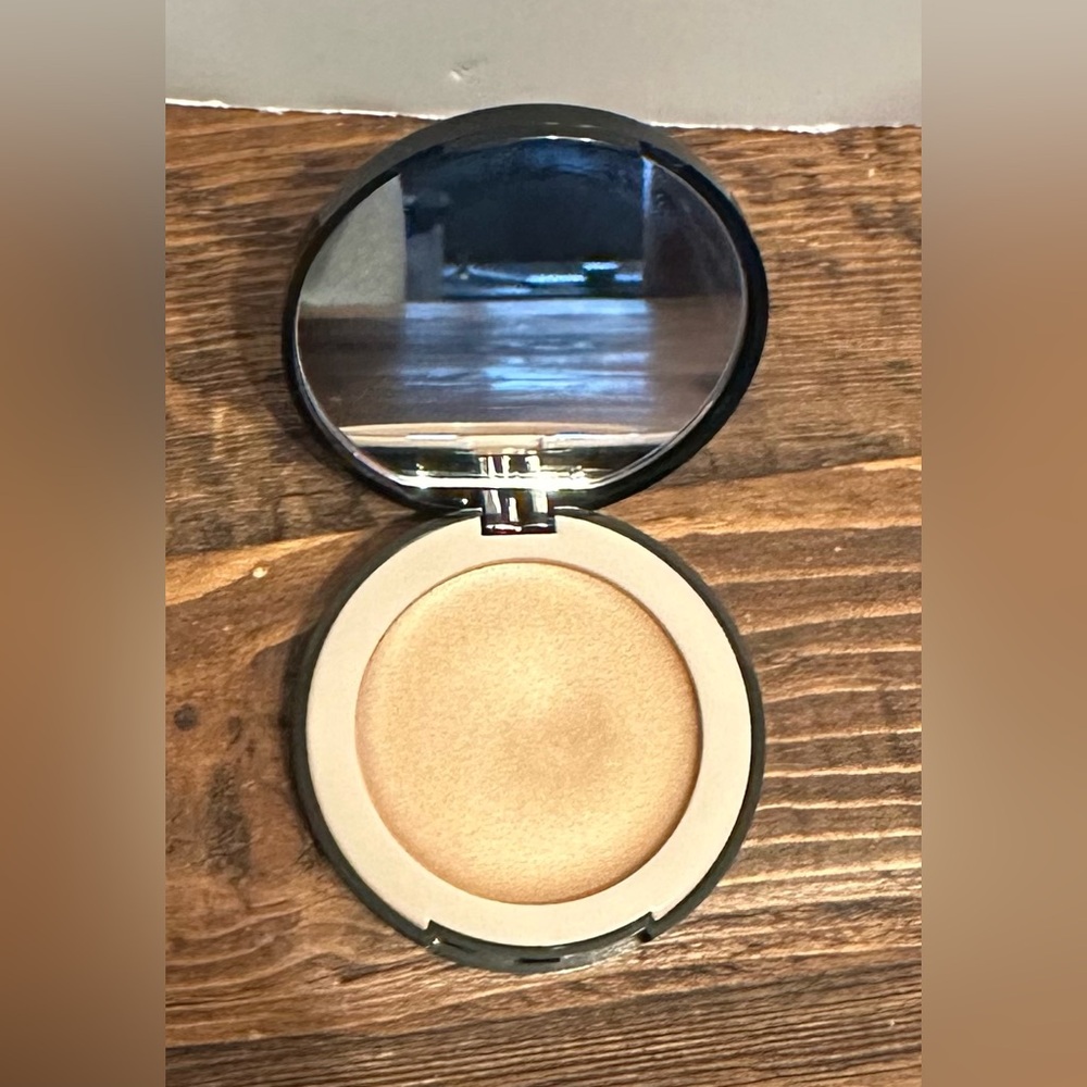 New Doll 10 H2Glo Highlighter In Doll Glow New Compact With‎ Mirror